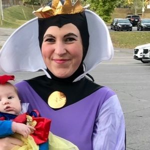 Evil Queen costume 12-14 women’s Snow White